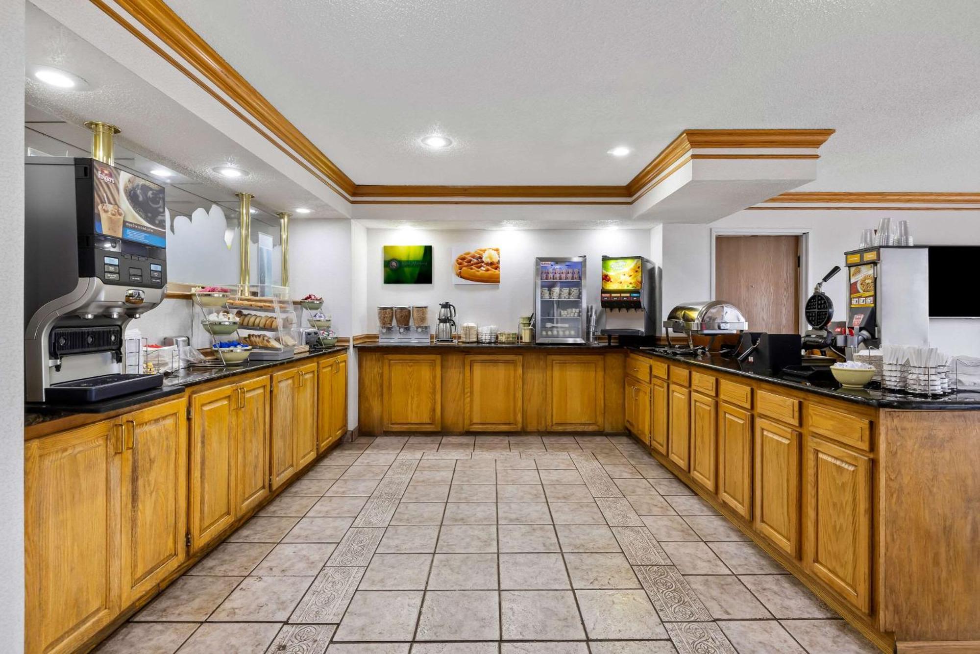 Quality Inn Near Monument Health Rapid City Hospital Extérieur photo