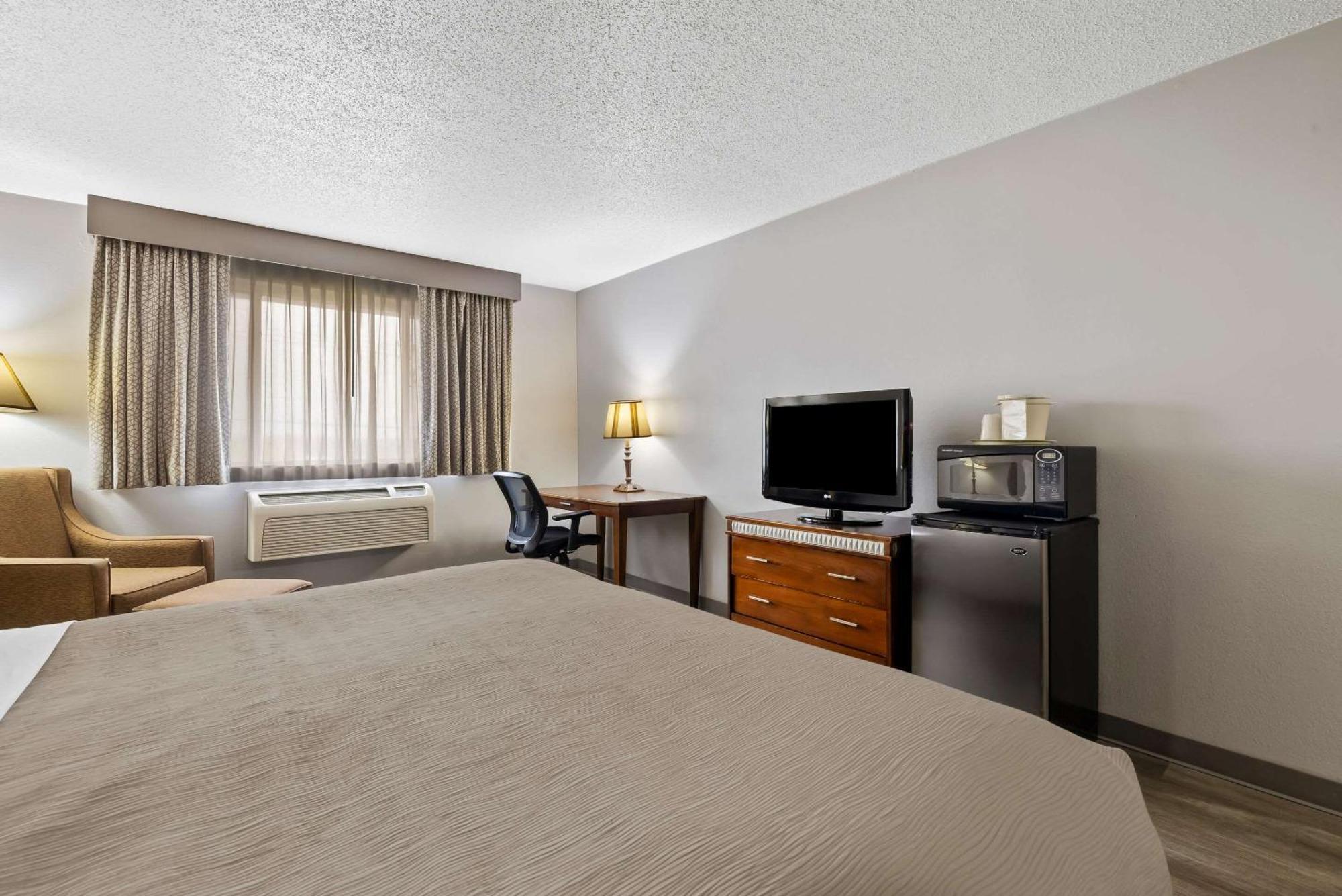 Quality Inn Near Monument Health Rapid City Hospital Extérieur photo